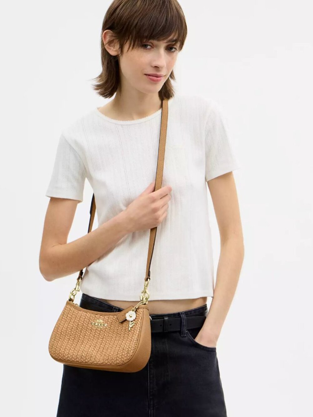 COACH CEC43 Teri Shoulder Bag With Charm straw/Im/Toast Leather *SEALED* - Picture 7 of 14